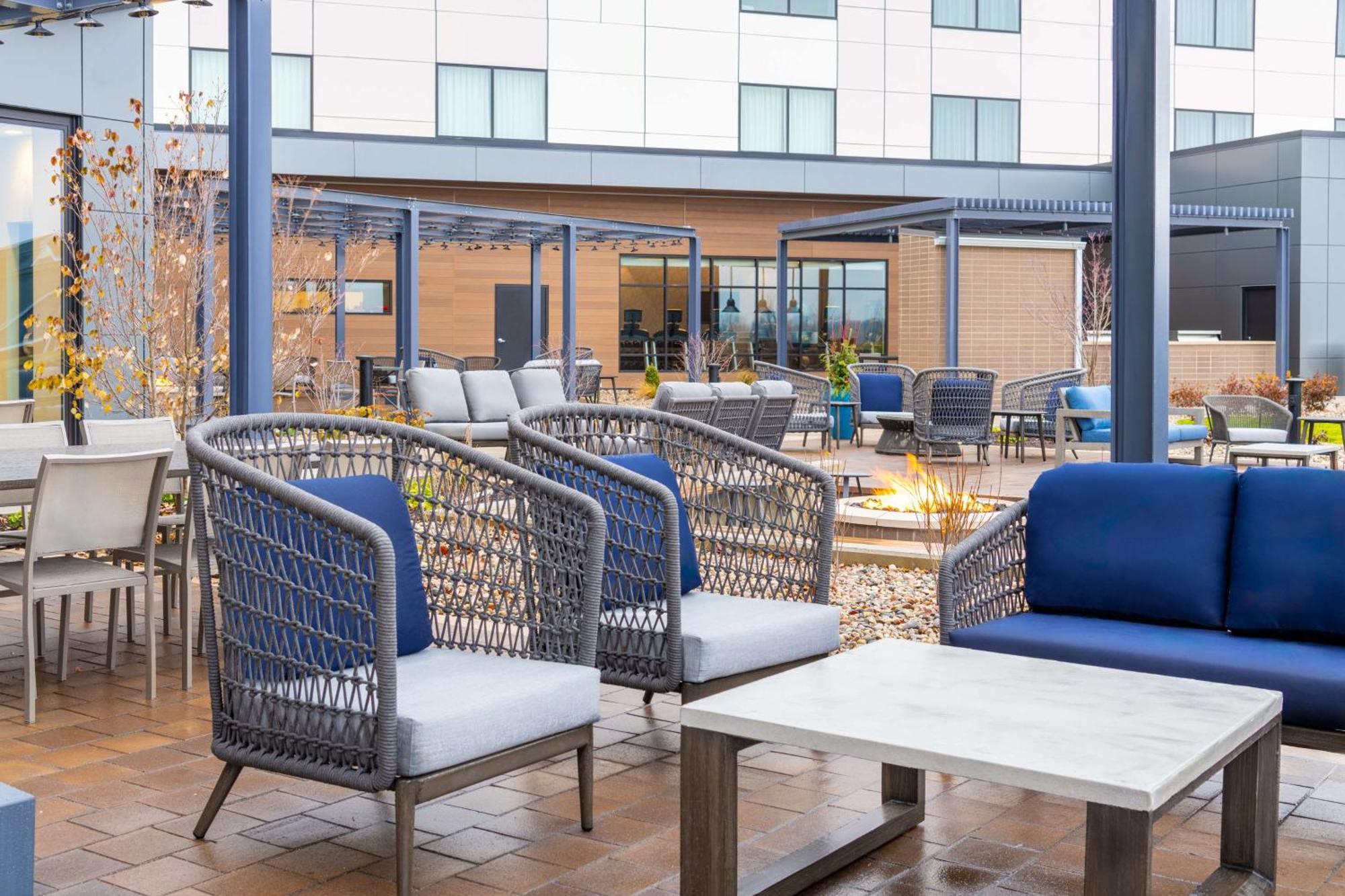 Homewood Suites By Hilton Holland Ngoại thất bức ảnh